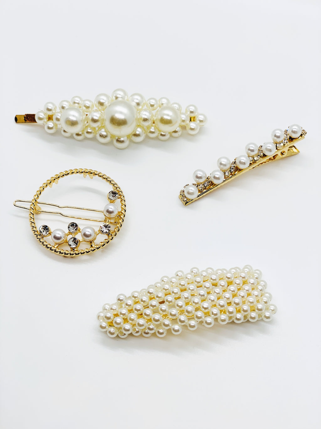 ASSORTED pearl clips